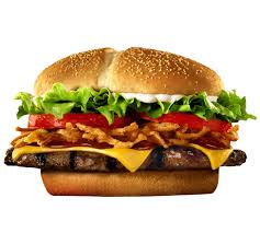 Por una hamburguesa de tamaño medio nos referimos a algo como esto. Si en lugar de tamaño medio es grande, como la Triple whopper por ejemplo, las calorías se incrementan considerablemente.
