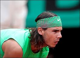 Rafa Nadal concentrado antes de un punto importante